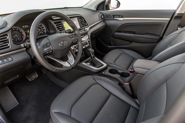 nội-thất-xe-Hyundai-Elantra-2020