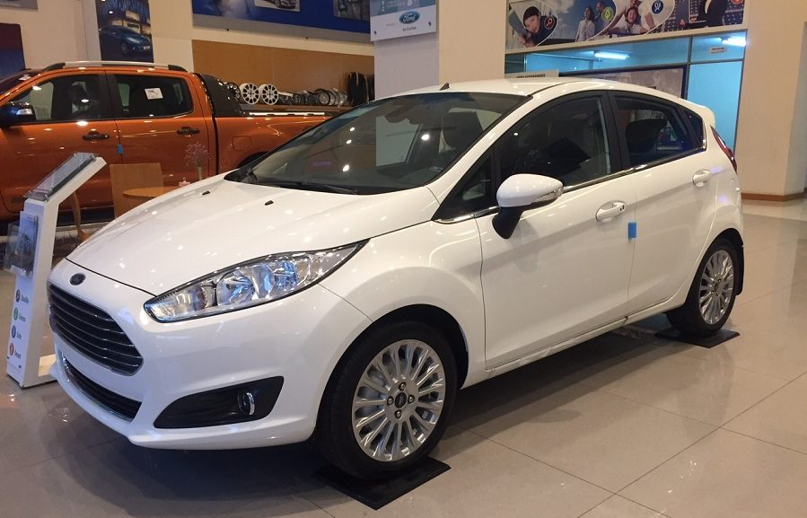 thu xe mua oto cu Ford Fiesta 2017