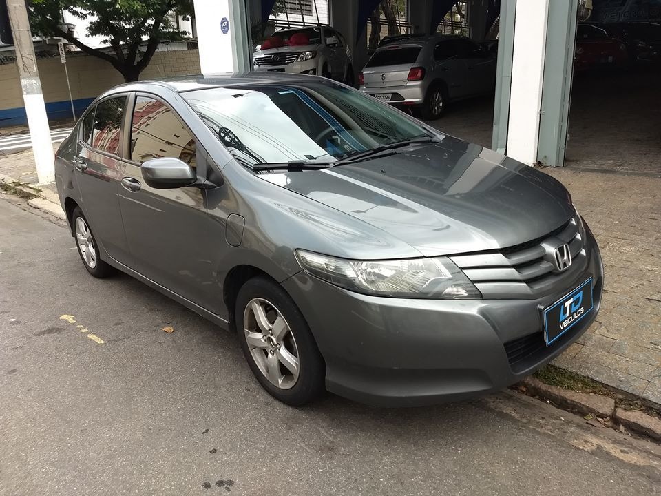 thu xe mua oto cu Honda City 2010