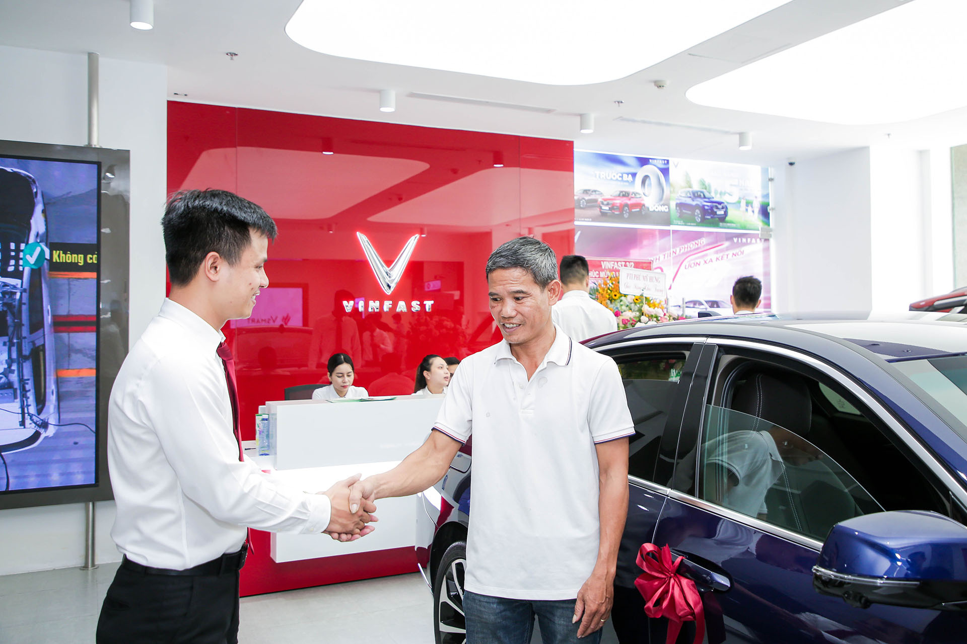 Nhân viên chuyên môn cao, nhiệt tình, thân thiện