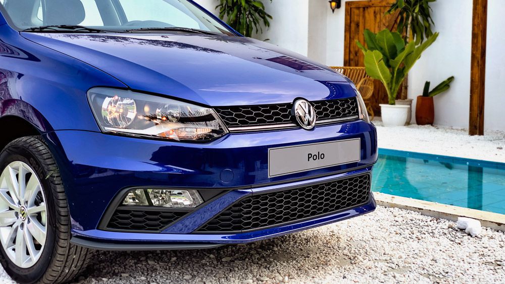 Đầu xe thiết kế logo 2 chữ “V” lồng ghép vào nhau tạo tính đặc trưng của Volkswagen