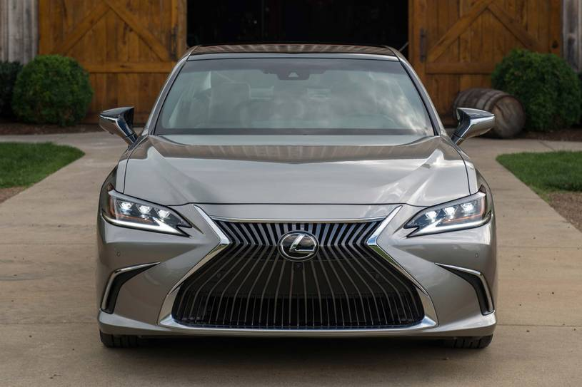 Thiết kế bên ngoài sang trọng của Lexus ES350