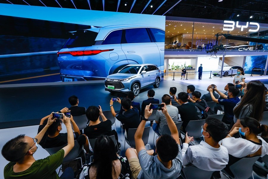 Xe điện tiếp tục là xu hướng mới ngành ô tô chủ đạo năm 2023