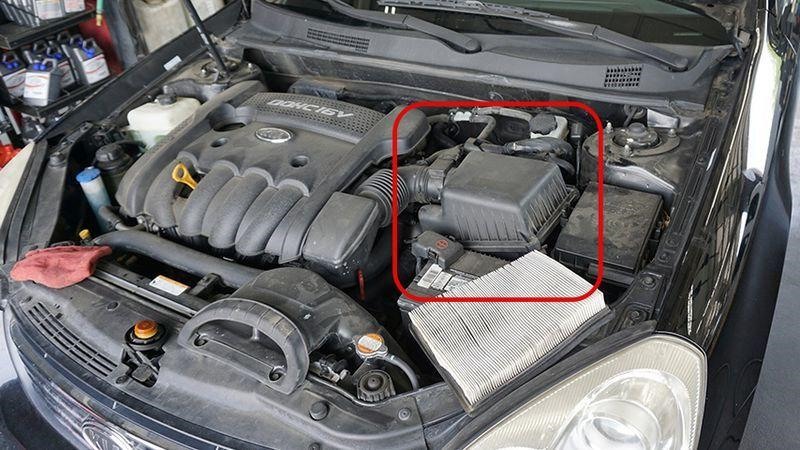 Dấu hiệu cho thấy lọc gió hoặc đường hút bị ngập nước